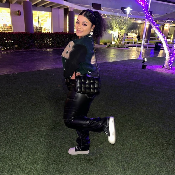 Meet your Posher, Chantal - Picture 4 of 7